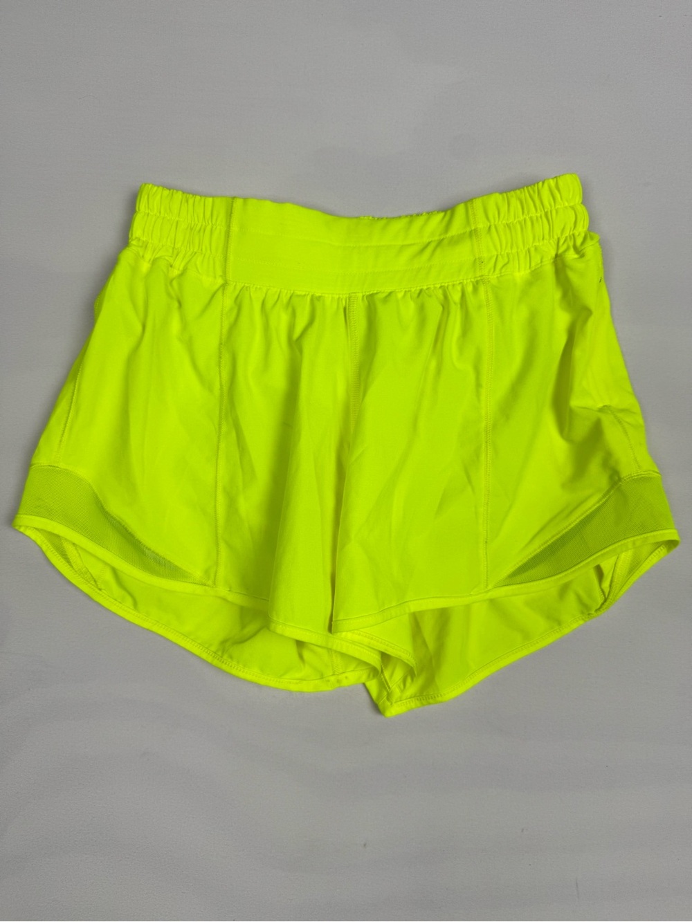 Lululemon Hotty Hot Short II *Long 4" Highlight Yellow Women’s 4 Retail $58